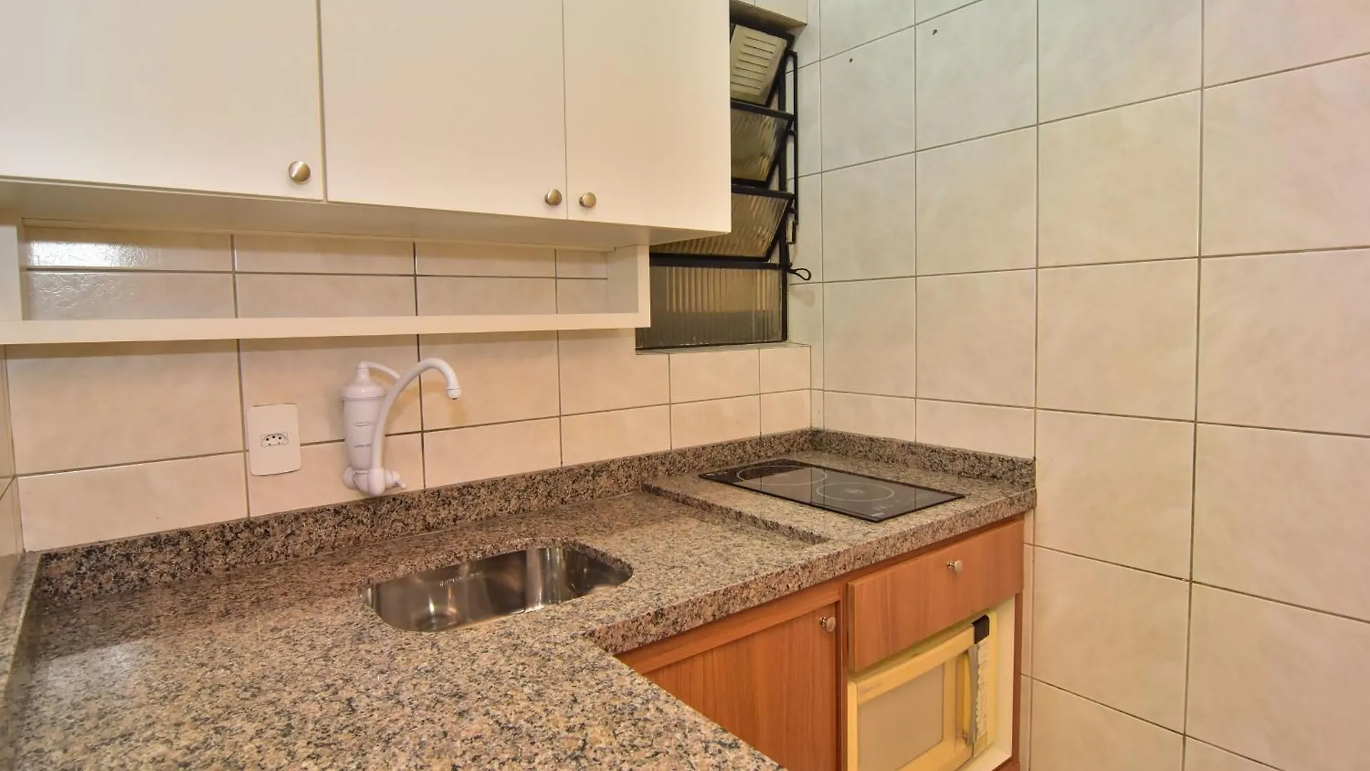 Apartamento Custo benefício e Praticidade no Centro de Floripa P1144 Florianópolis Brasil