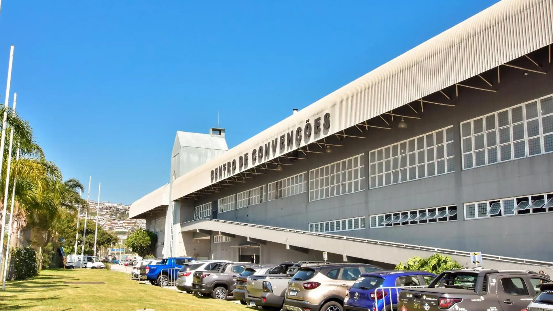 Apartamento Custo benefício e Praticidade no Centro de Floripa P1144 Florianópolis Brasil